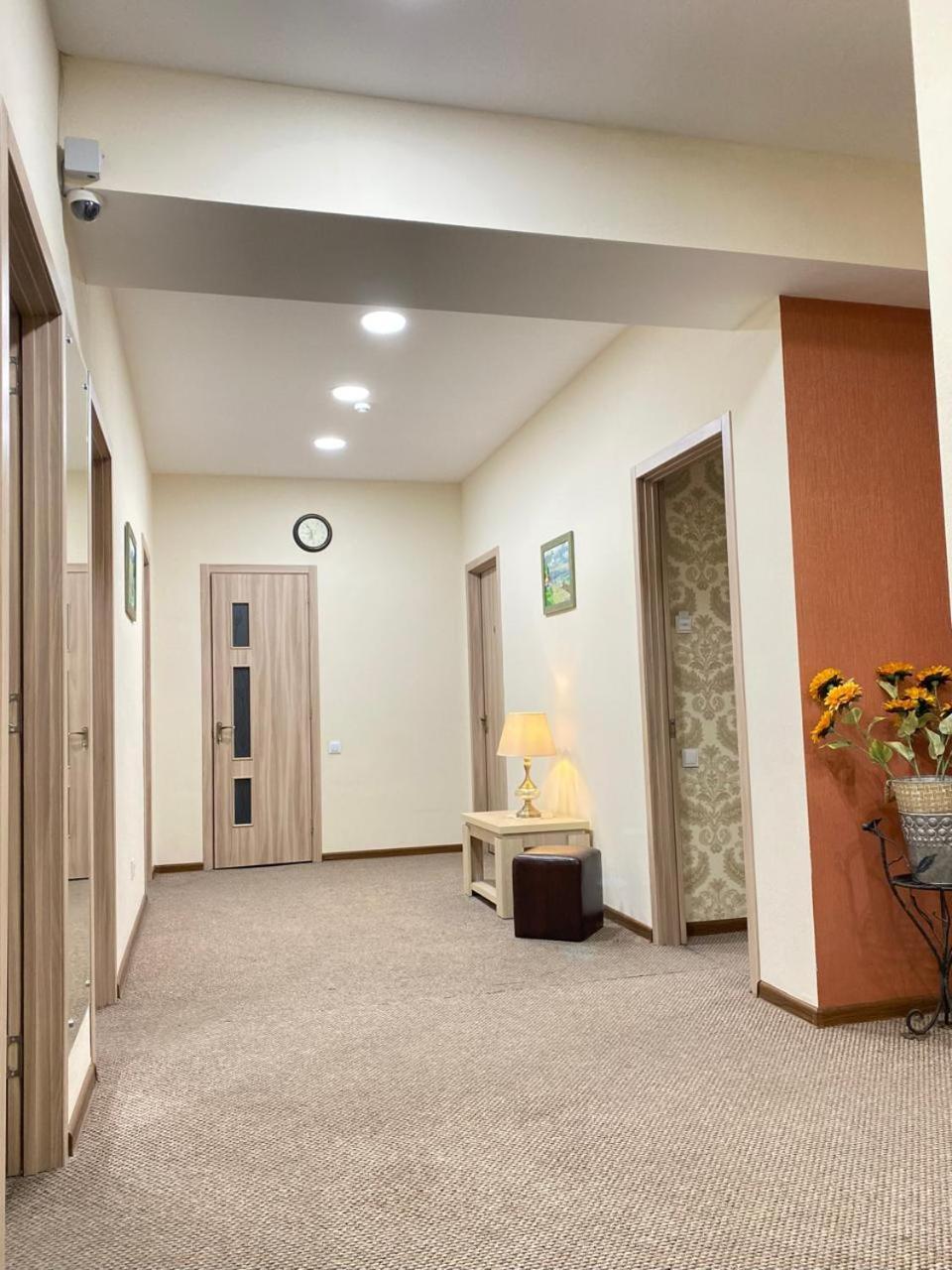 5 Rooms Near 300 Aragveli Metro Station Tbilisi Exterior photo